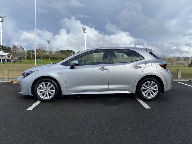 2025 Toyota Corolla GX Hatch 1.8L Petrol Hybrid... image 4