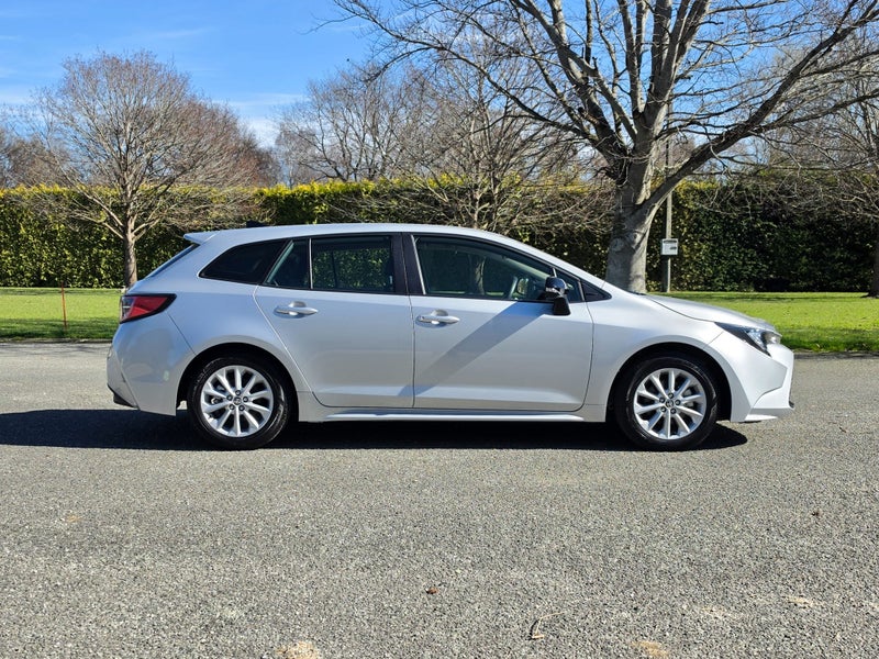 2025 Toyota Corolla GX Hybrid Wagon image 2