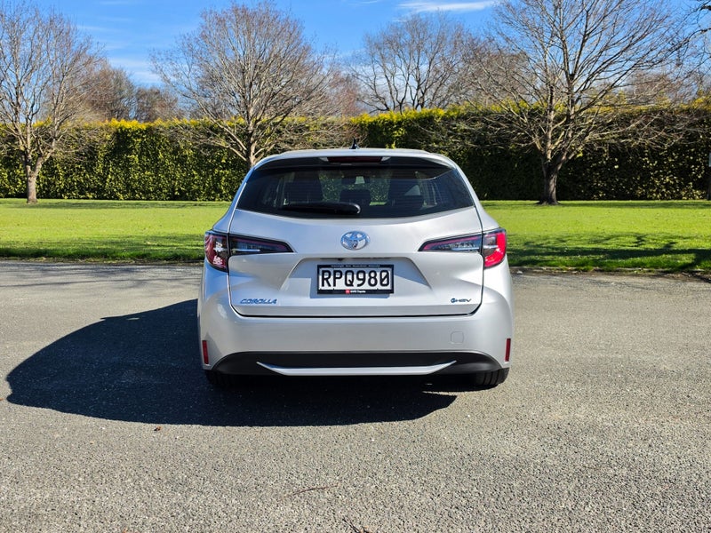2025 Toyota Corolla GX Hybrid Wagon image 4