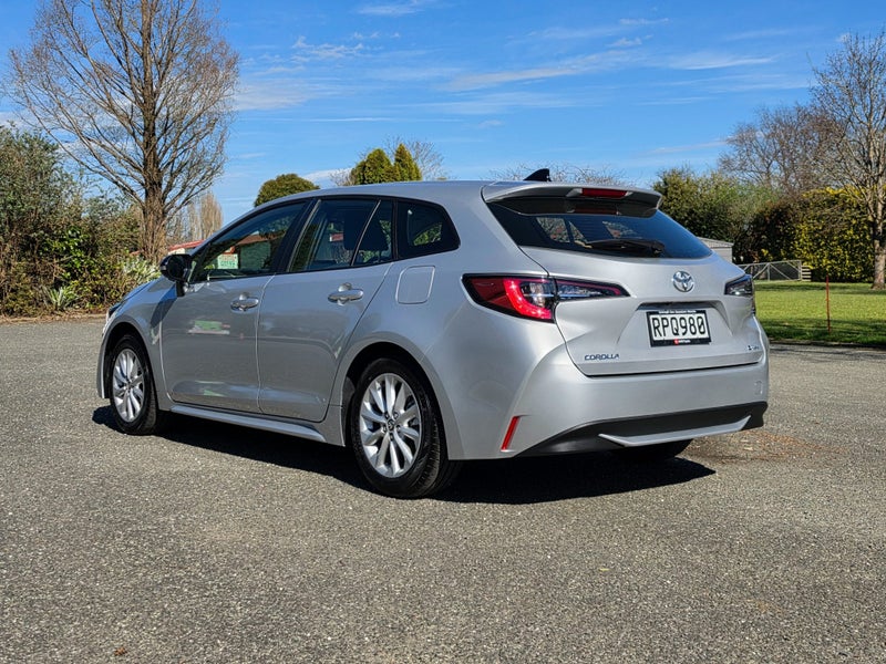 2025 Toyota Corolla GX Hybrid Wagon image 5