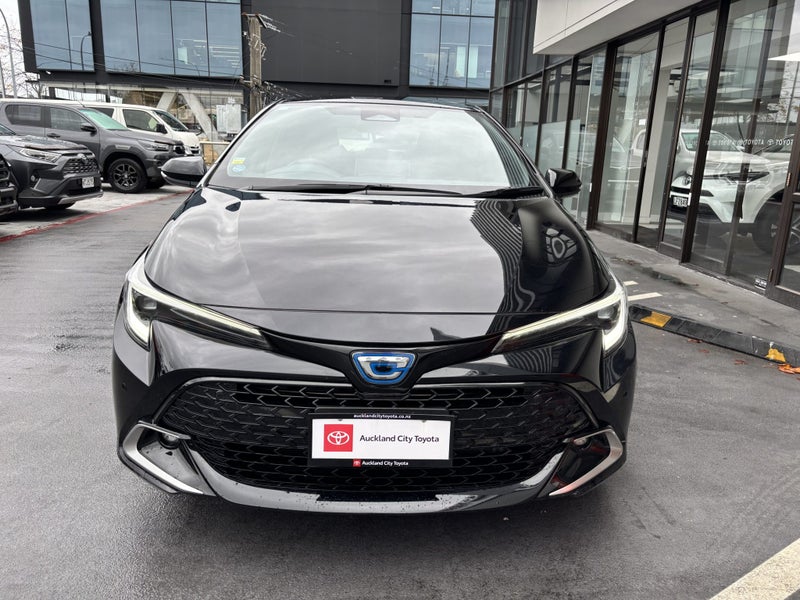 2025 Toyota Corolla GZ 1.8 HYBRID SPORTY HATCH image 4