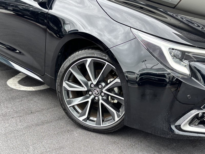 2025 Toyota Corolla GZ 1.8 HYBRID SPORTY HATCH image 5
