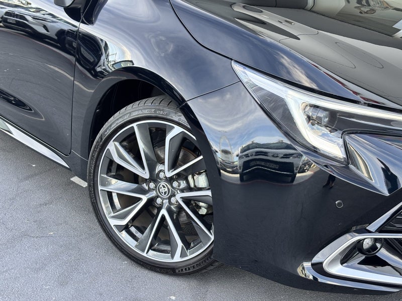 2025 Toyota Corolla GZ SPORT 1.8 HYBRID ECONOMI... image 5