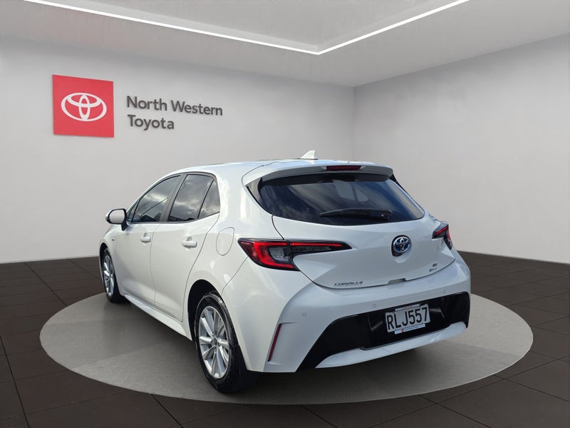 2025 Toyota Corolla SX 1.8L Hybrid FWD Hatchback image 5