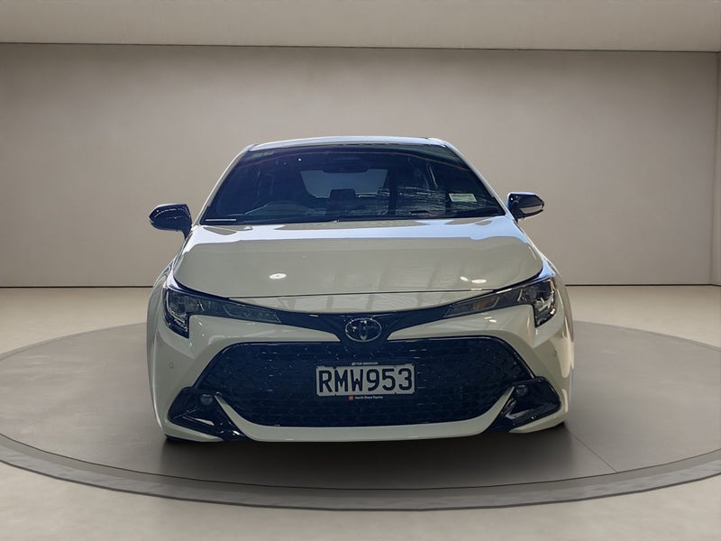 2025 Toyota Corolla SX 1.8L Hybrid FWD Hatchback image 2