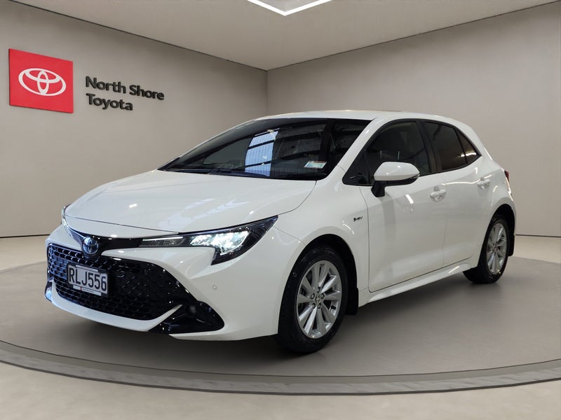 2025 Toyota Corolla SX 1.8L Hybrid FWD Hatchback image 3