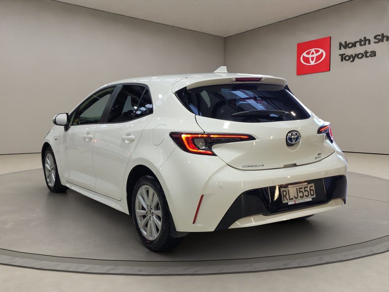 2025 Toyota Corolla SX 1.8L Hybrid FWD Hatchback image 5