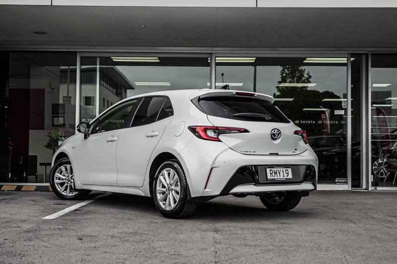 2025 Toyota Corolla SX 1.8L Petrol Hybrid Hatch... image 3