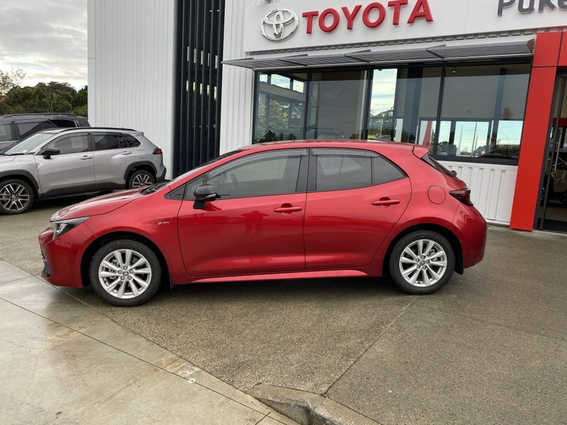 2025 Toyota Corolla SX 1.8P HEV CVT FWD Hatchback image 2