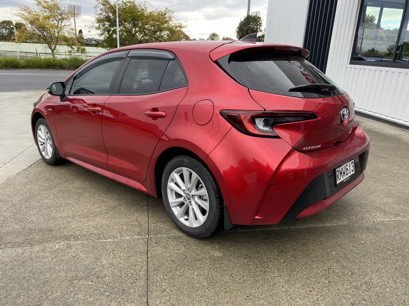 2025 Toyota Corolla SX 1.8P HEV CVT FWD Hatchback image 3