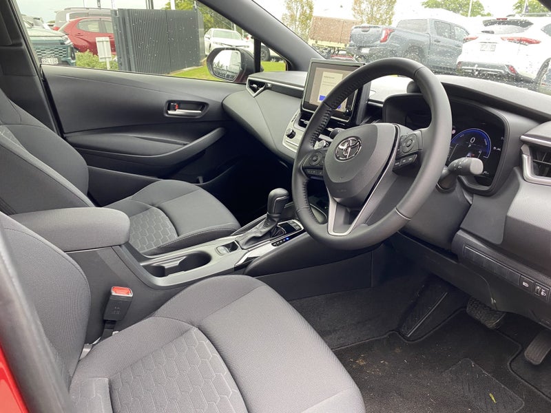 2025 Toyota Corolla SX 1.8P HEV CVT FWD Hatchback image 5