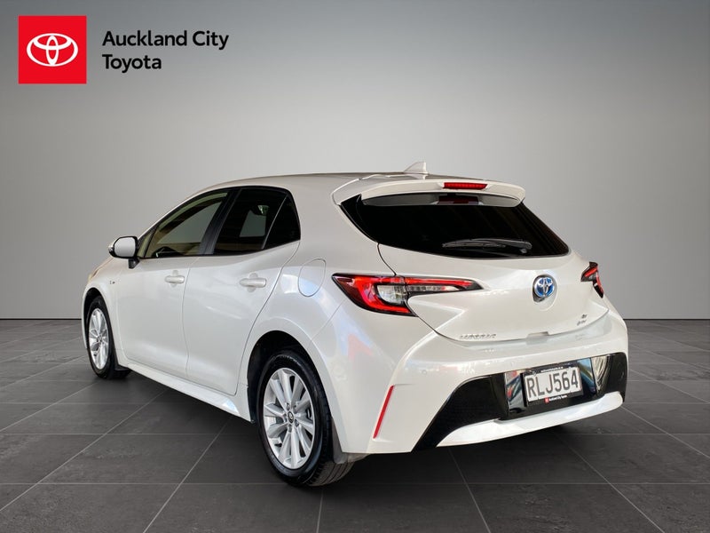 2025 Toyota Corolla SX 1.8P HEV CVT FWD HB\ image 5