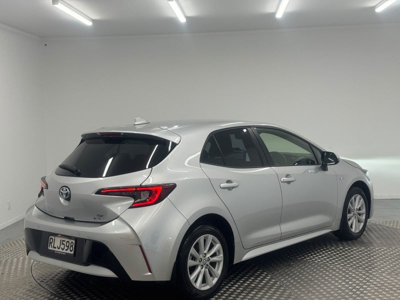 2025 Toyota Corolla SX 1.8P Hybrid image 3