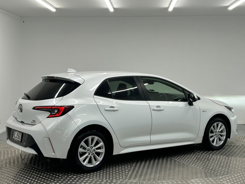 2025 Toyota Corolla SX 1.8P Hybrid image 3