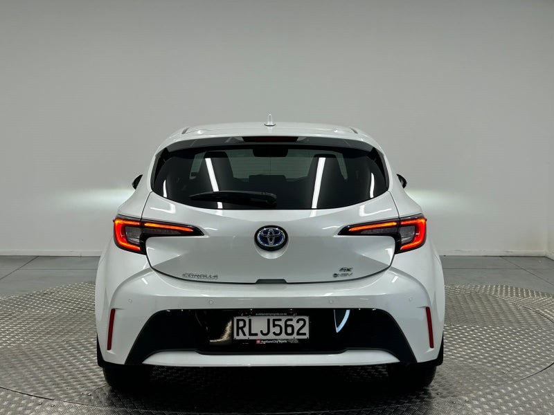 2025 Toyota Corolla SX 1.8P Hybrid image 4