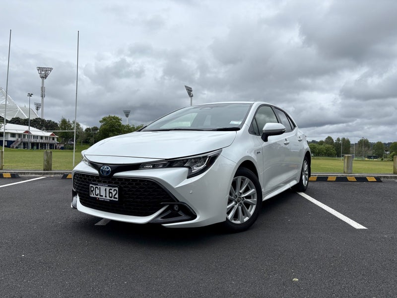 2025 Toyota Corolla SX Hatch 1.8L Petrol HYBRID... image 3