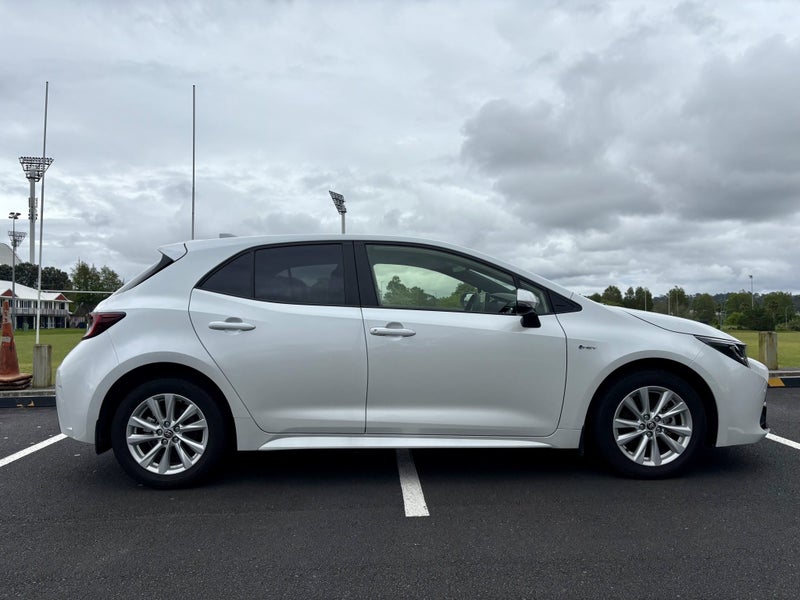 2025 Toyota Corolla SX Hatch 1.8L Petrol HYBRID... image 5