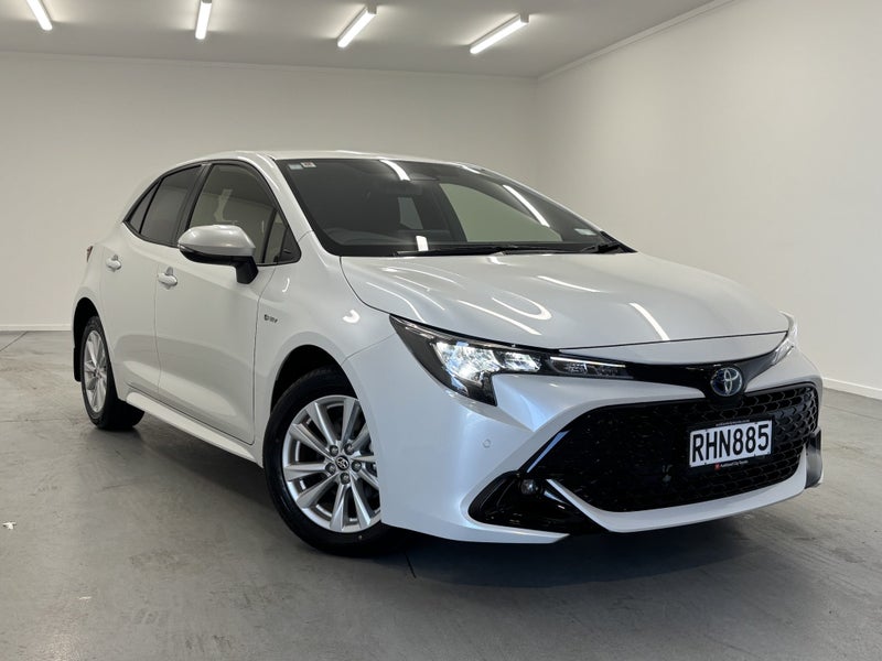 2025 Toyota Corolla SX Hybrid Hatch image 1