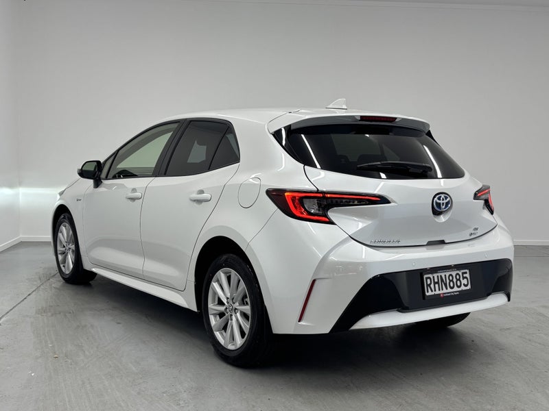 2025 Toyota Corolla SX Hybrid Hatch image 2