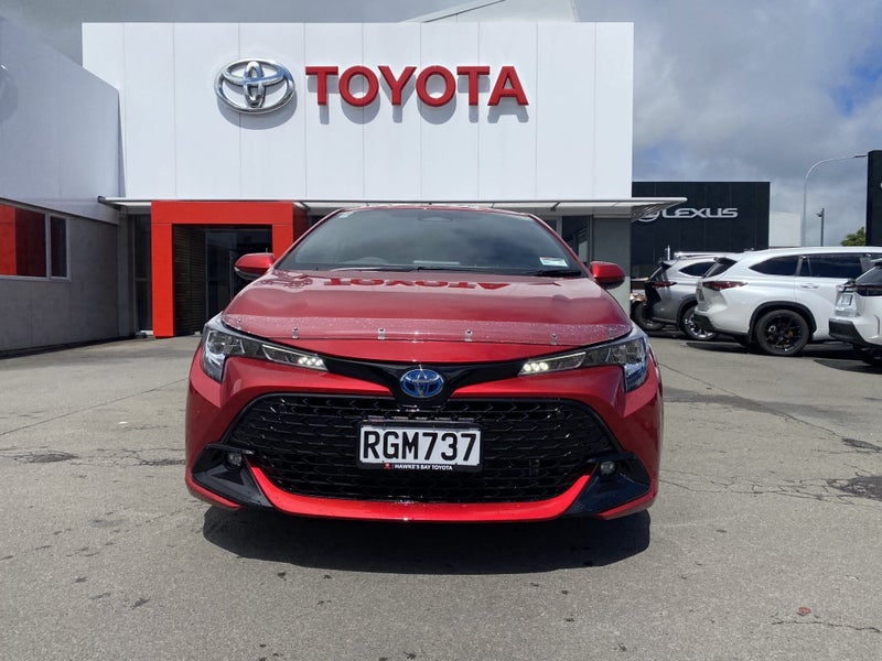 2025 Toyota Corolla SX Hybrid Hatch image 3