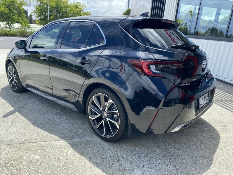 2025 Toyota Corolla ZR 1.8P HYBRID CVT FWD Hatc... image 3