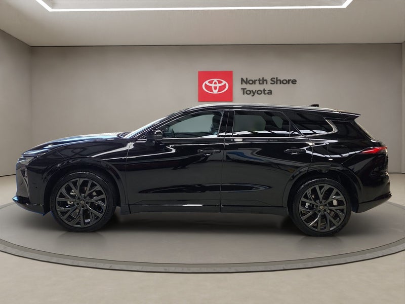 2025 Toyota Crown 2.5L Hybrid Estate Z 4WD SUV image 4