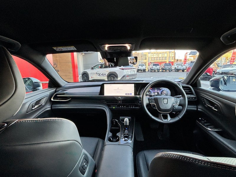 2025 Toyota Crown Z Edition 2.5 Hybrid 4WD image 2