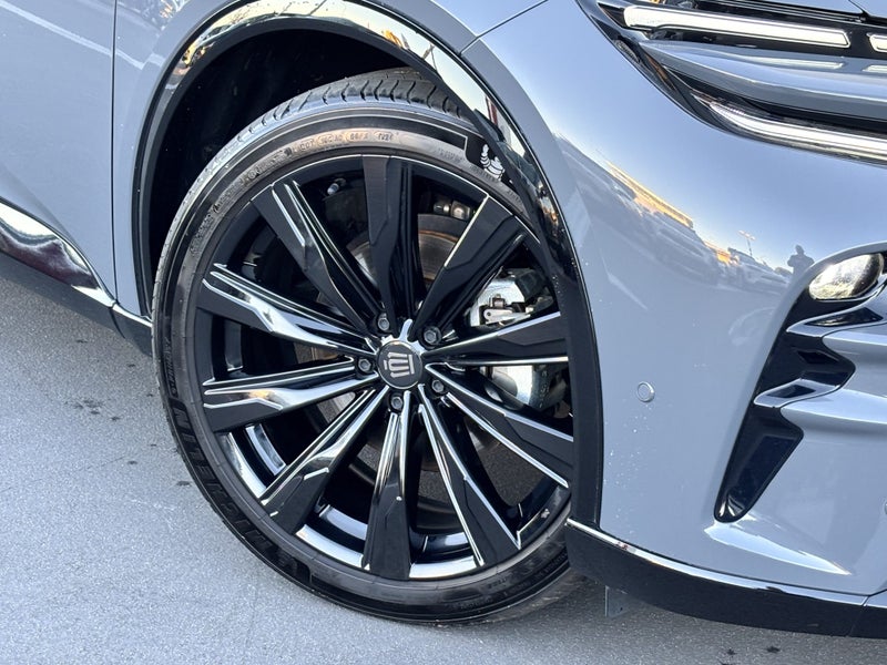 2025 Toyota Crown Z Edition 2.5 Hybrid 4WD image 5