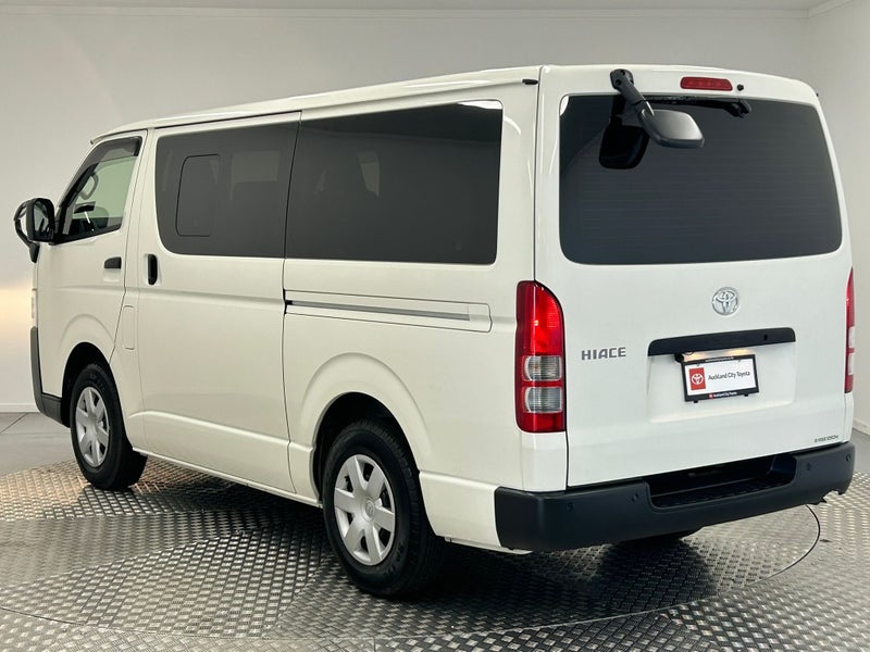 2025 Toyota Hiace 2.0P DX image 5
