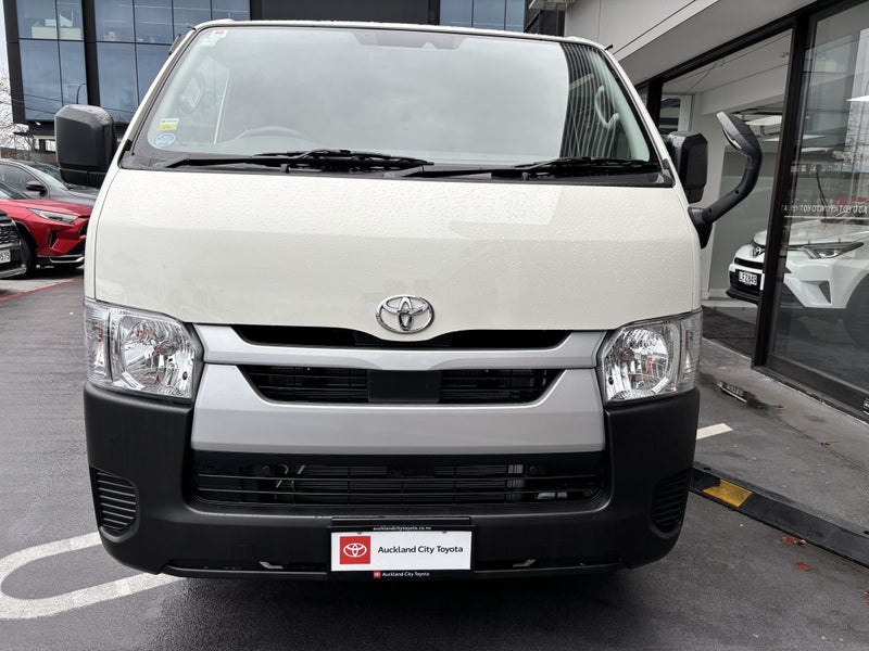 2025 Toyota Hiace 2.0P DX Long Van image 4