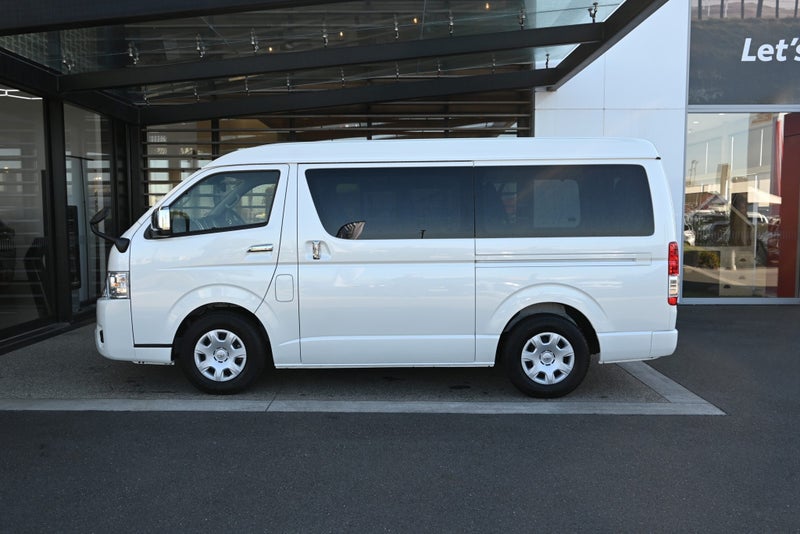 2025 Toyota Hiace 2.7 Petrol GL 2WD Minibus image 3