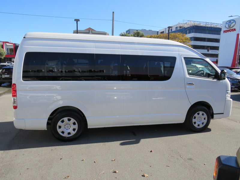 2025 Toyota Hiace 2.7 Petrol Grand Cabin 10 Sea... image 3