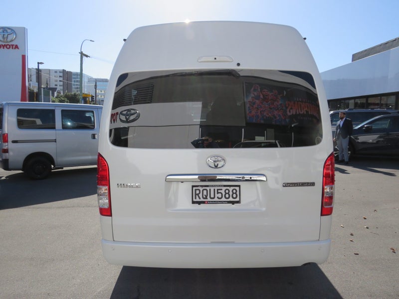 2025 Toyota Hiace 2.7 Petrol Grand Cabin 10 Sea... image 5