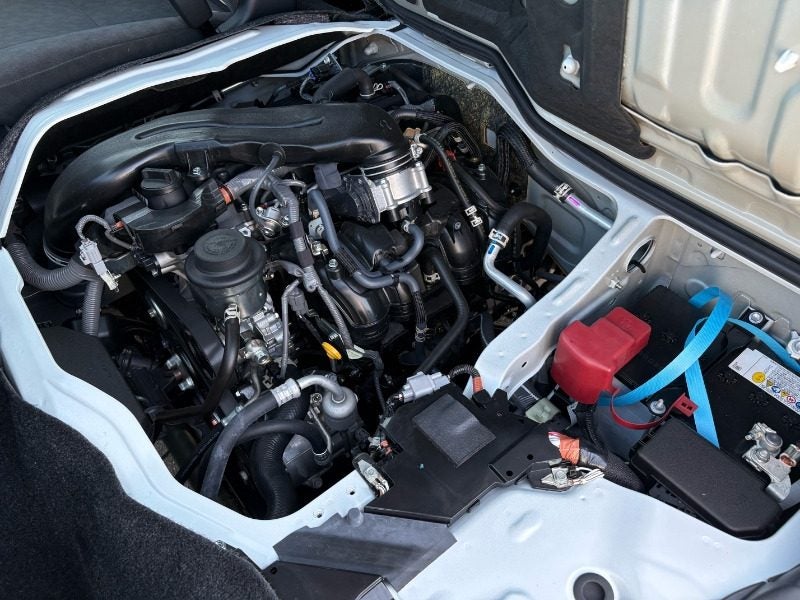 2025 Toyota Hiace 2.7 Petrol Grand Cabin 10 Sea... image 4