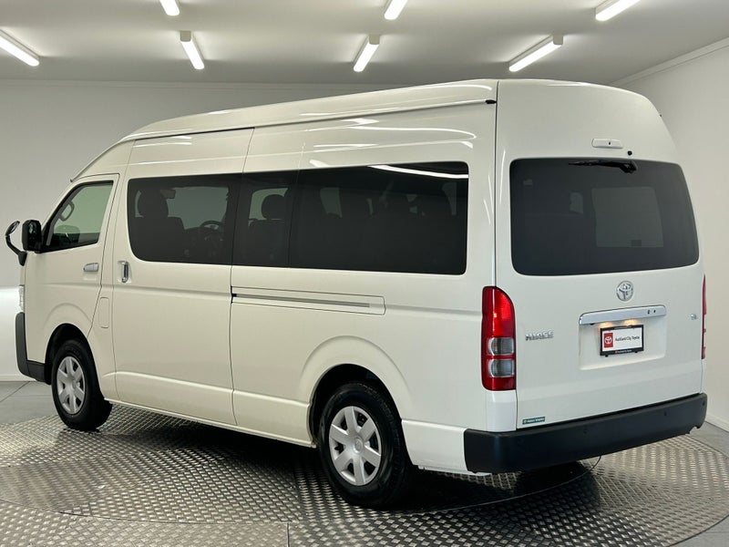 2025 Toyota Hiace 2.7P 12 SEATER 4WD image 5