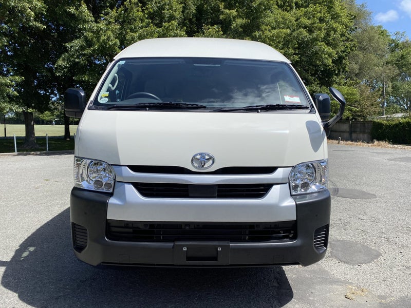 2025 Toyota Hiace 2.7P 4WD CVT image 2
