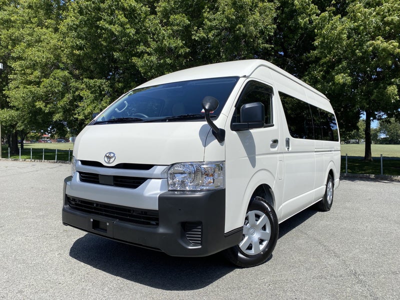 2025 Toyota Hiace 2.7P 4WD CVT image 3