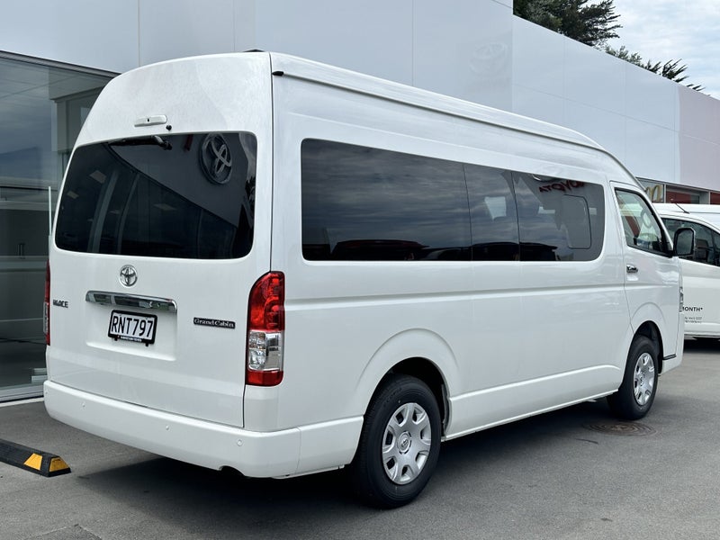 2025 Toyota Hiace 2.7P 4WD Grand Cabin 10seat image 3