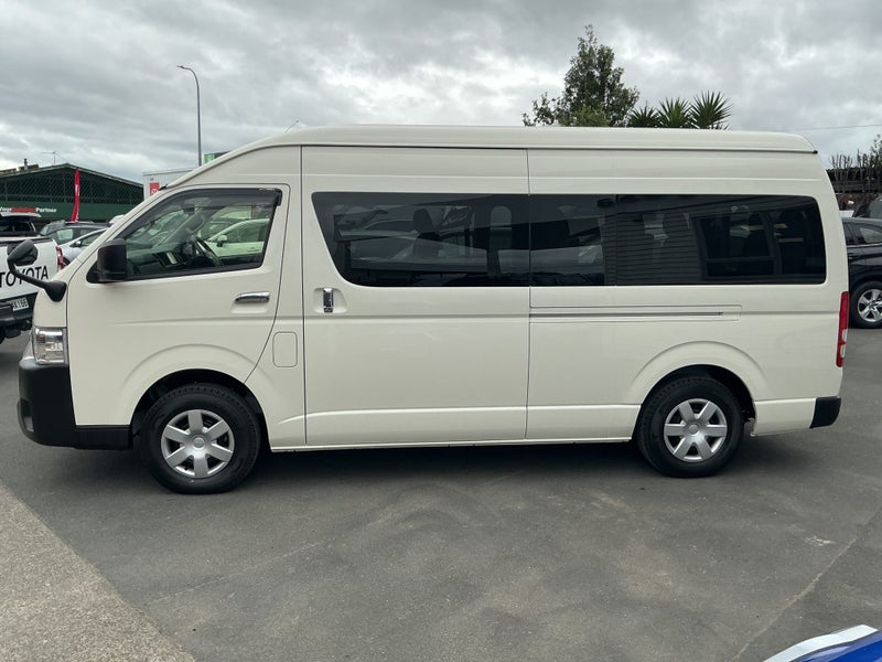 2025 Toyota Hiace 2.7P Communter 4 Dr Wagon 4WD 6A image 5