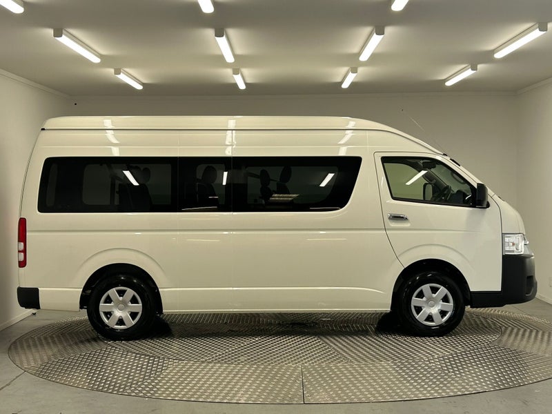 2025 Toyota Hiace 2.7P Communter 4WD image 2