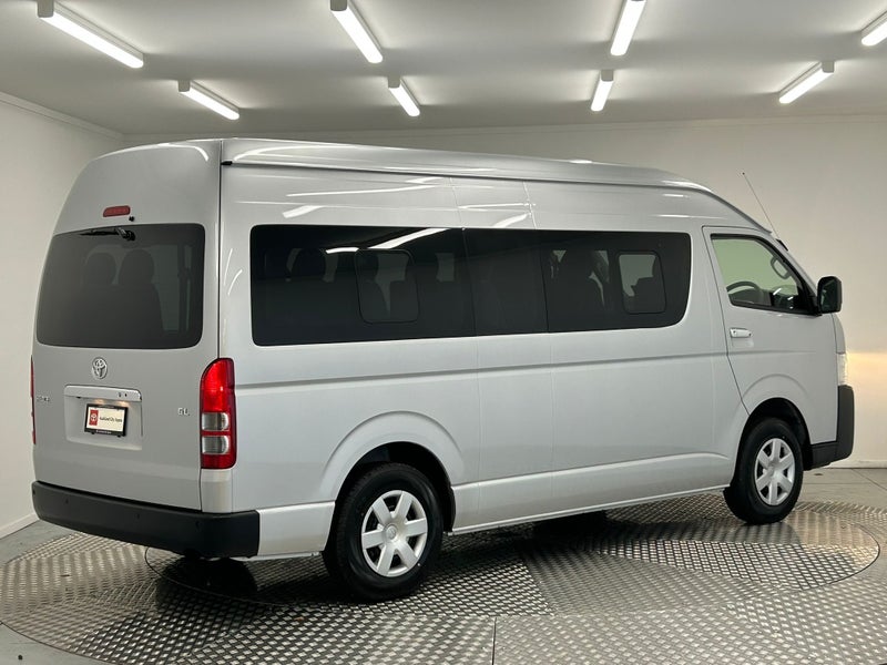 2025 Toyota Hiace 2.7P Communter Wagon 4WD image 3