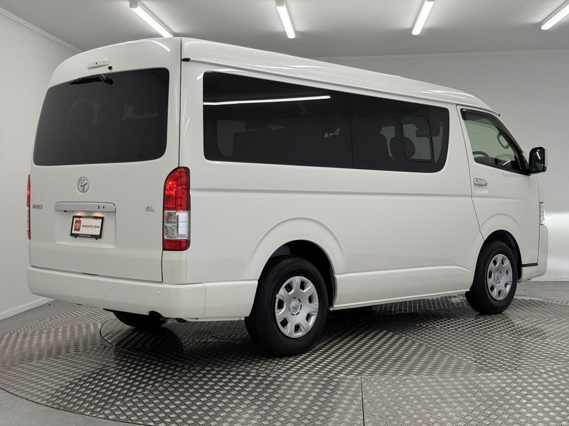 2025 Toyota Hiace 2.7P GL 10 Seater image 3