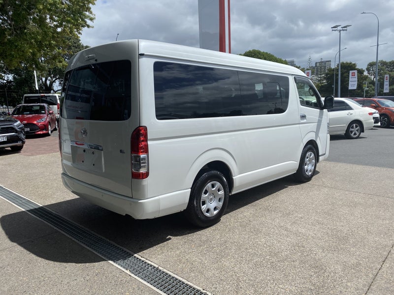2025 Toyota Hiace 2.7P GL 10 Seater 4 Dr Van 2W... image 2