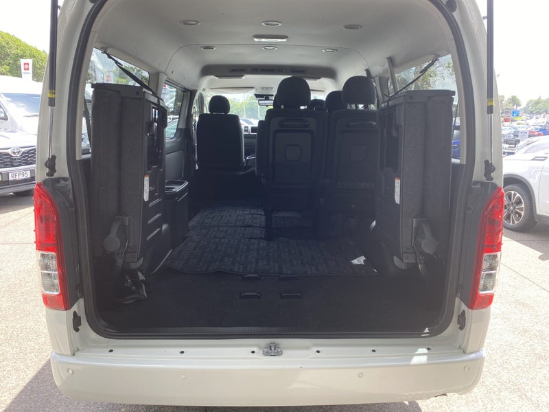 2025 Toyota Hiace 2.7P GL 10 Seater 4 Dr Van 2W... image 4