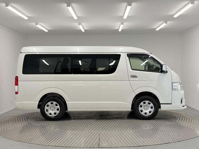 2025 Toyota Hiace 2.7P GL 10 Seater 4WD image 2