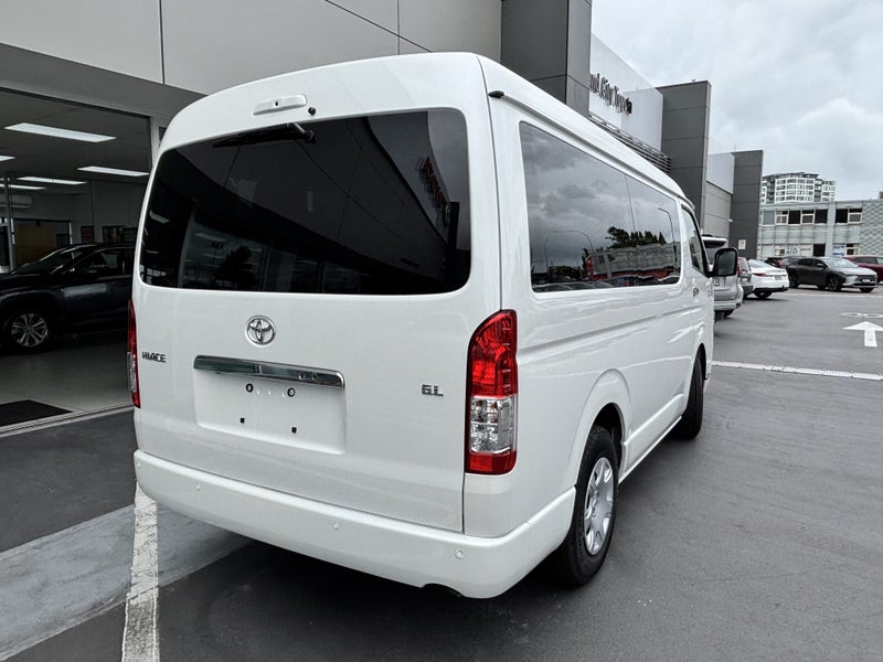 2025 Toyota Hiace 2.7P GL 10 Seater MINIBUS image 3
