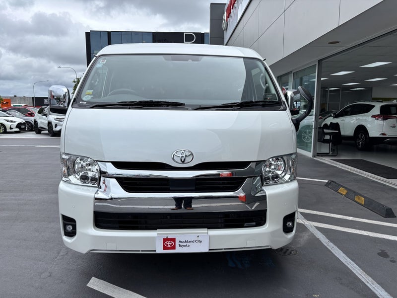 2025 Toyota Hiace 2.7P GL 10 Seater MINIBUS image 4