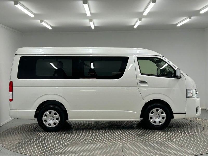 2025 Toyota Hiace 2.7P GL 10 Seater Van image 2