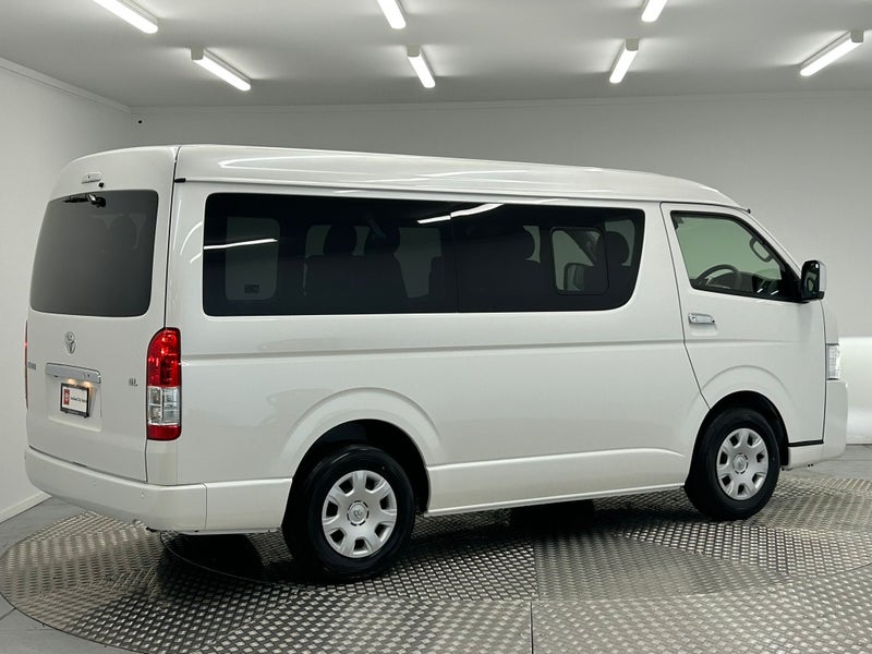 2025 Toyota Hiace 2.7P GL 10 Seater Van image 3