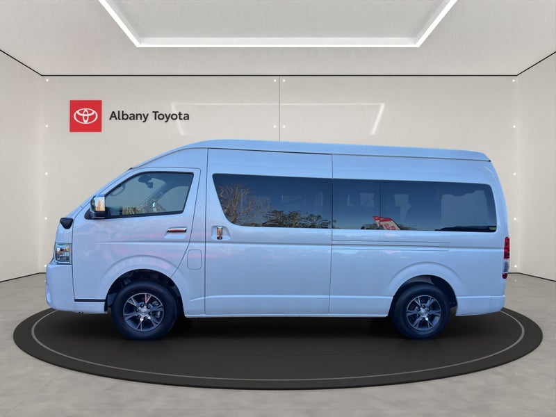 2025 Toyota Hiace 2.7P Grand Cabin 10 Seater 4... image 4